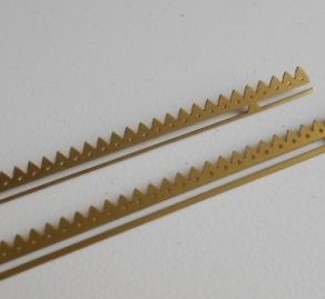 Moldura de latón 13 cm x 3 mm