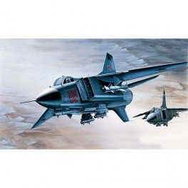 Avión M-23S Flogger B. Escala: 1/72