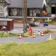 Operario pintando marcas viales 1/87