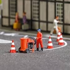 Operario pintando lineas 1/87