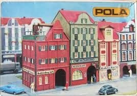 Edificio adosásdo con restaurante 1/160