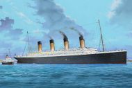 RMS Titanic con luz
